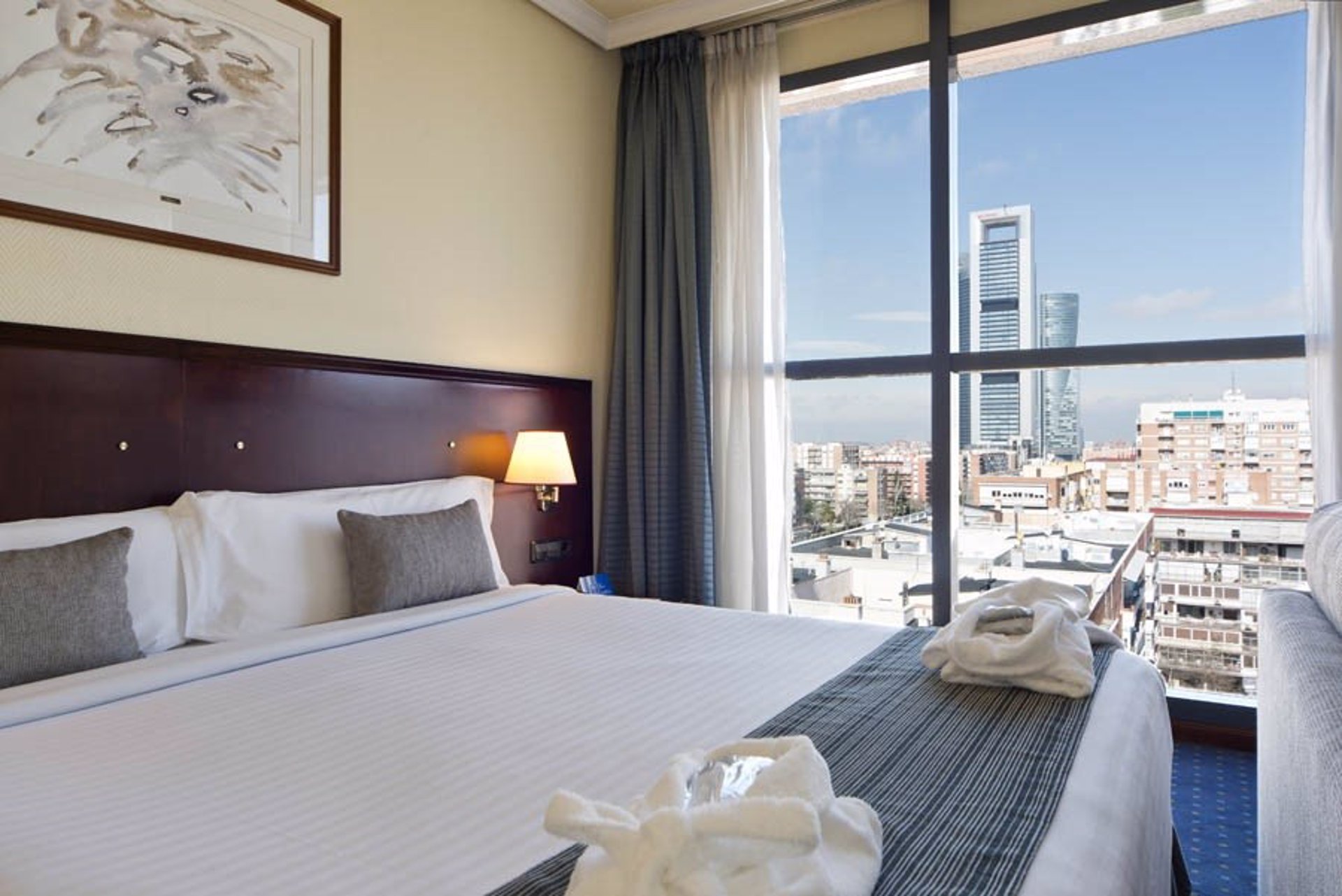 La socimi hotelera Millenium anuncia un primer dividendo para 2025 en medio de una polémica junta