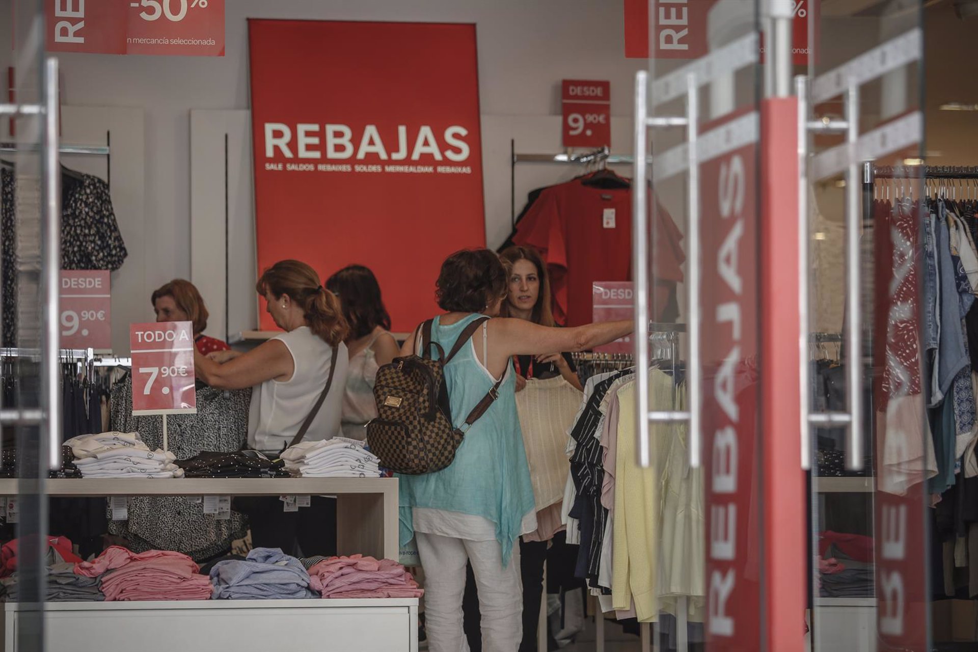 La OCU prevé un «importante» aumento del consumo durante las rebajas de verano pese a la inflación