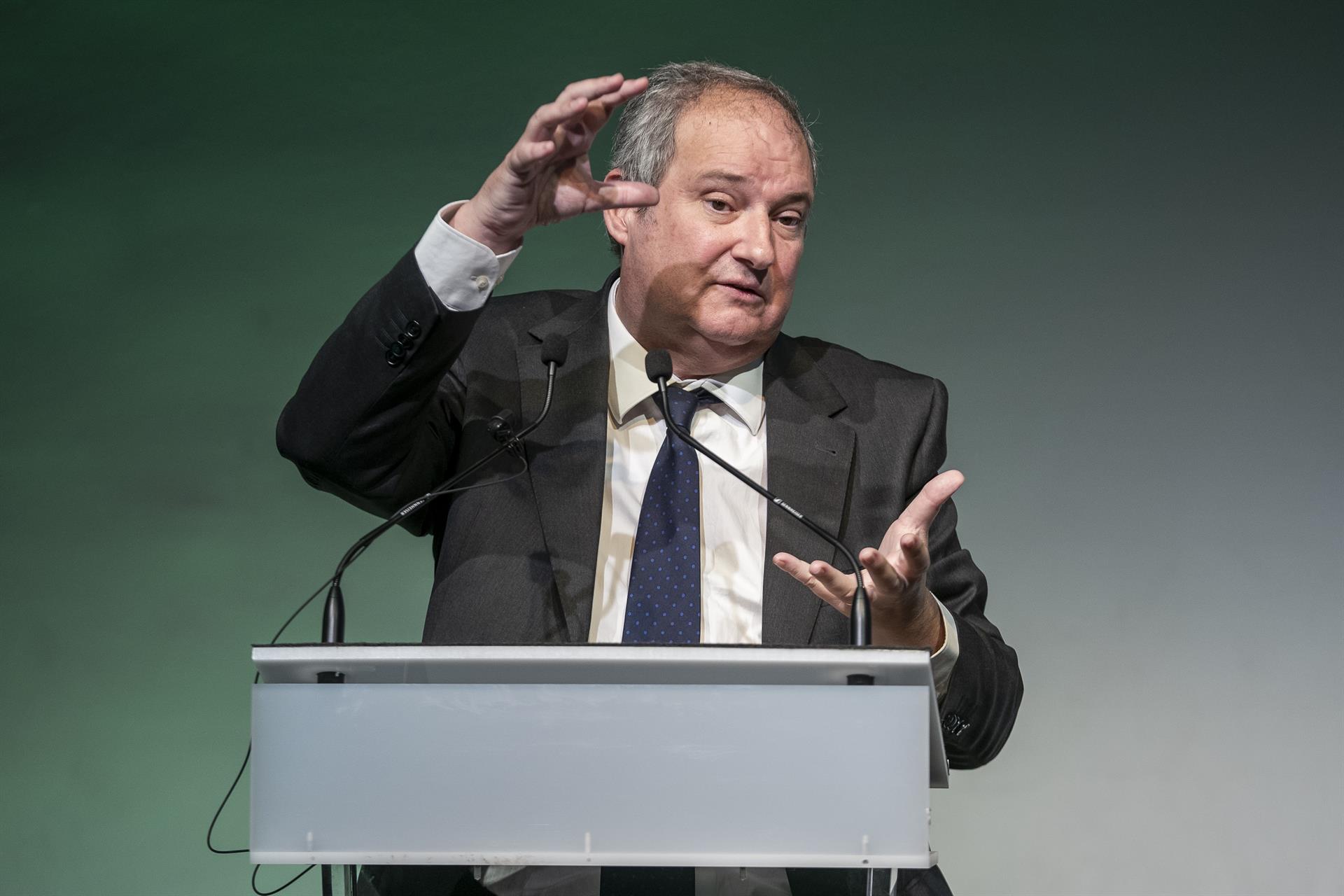 Hereu defiende poner orden en la oferta de pisos turísticos como primer paso para «gobernar los efectos negativos»