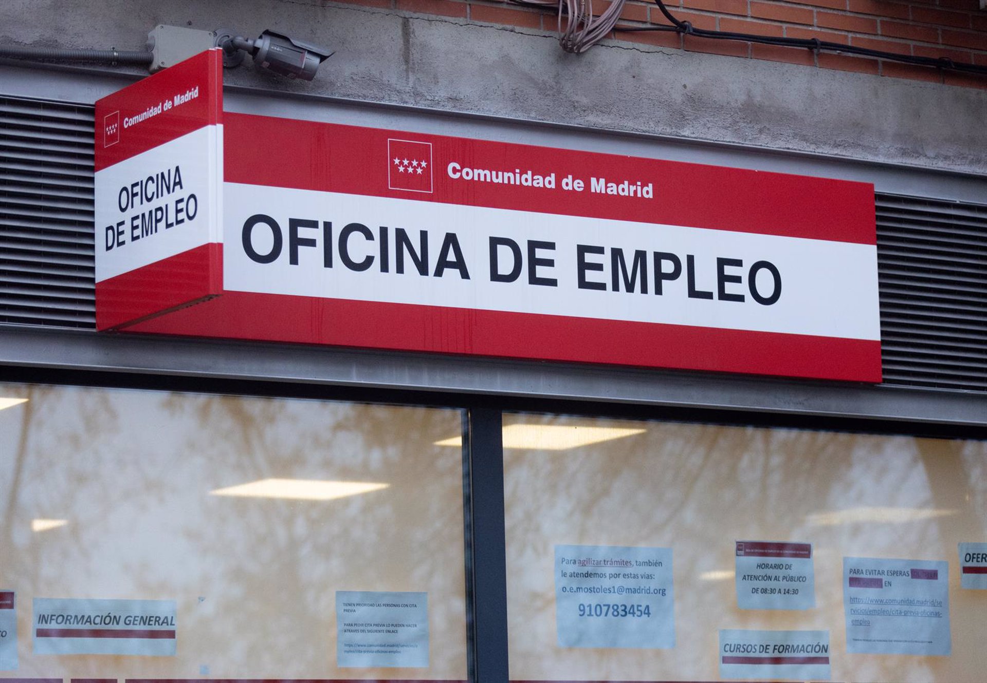 Las vacantes crecen un 44% desde 2019 y ya suponen un coste de 8.150 millones, según BBVA e Ivie