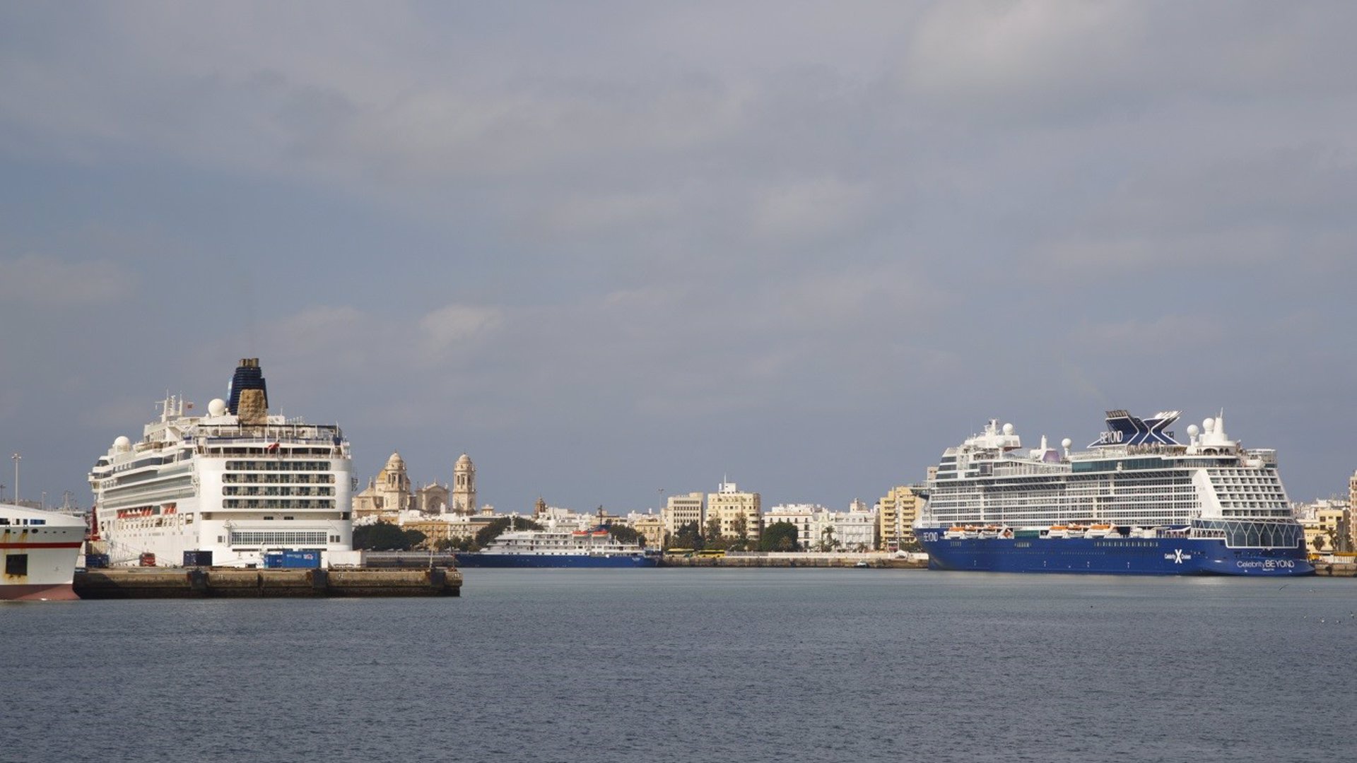 El Puerto de Cádiz mantendrá las tasas portuarias en 2025