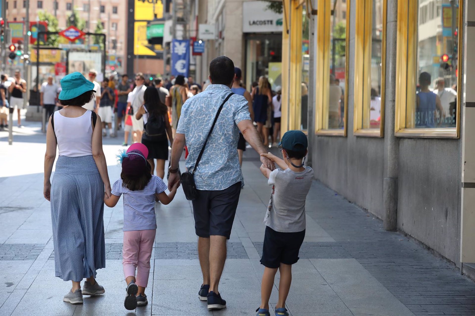 La tasa de ahorro de los hogares escala al 6,2% en el primer trimestre tras disparar un 83% su ahorro