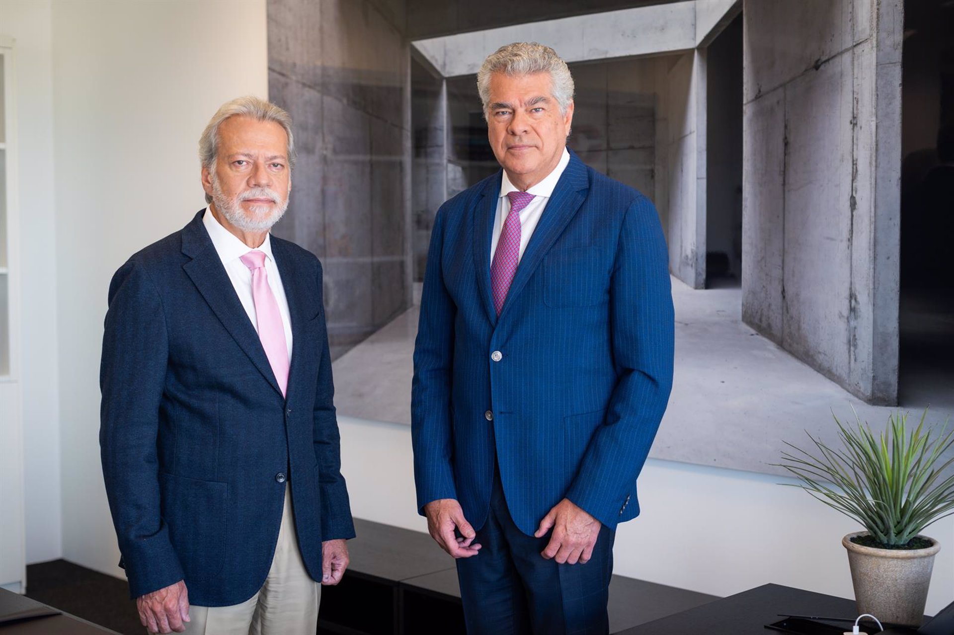 OHLA recibe dos ofertas no vinculantes en el marco del aumento de capital acordado y se dispara un 5%