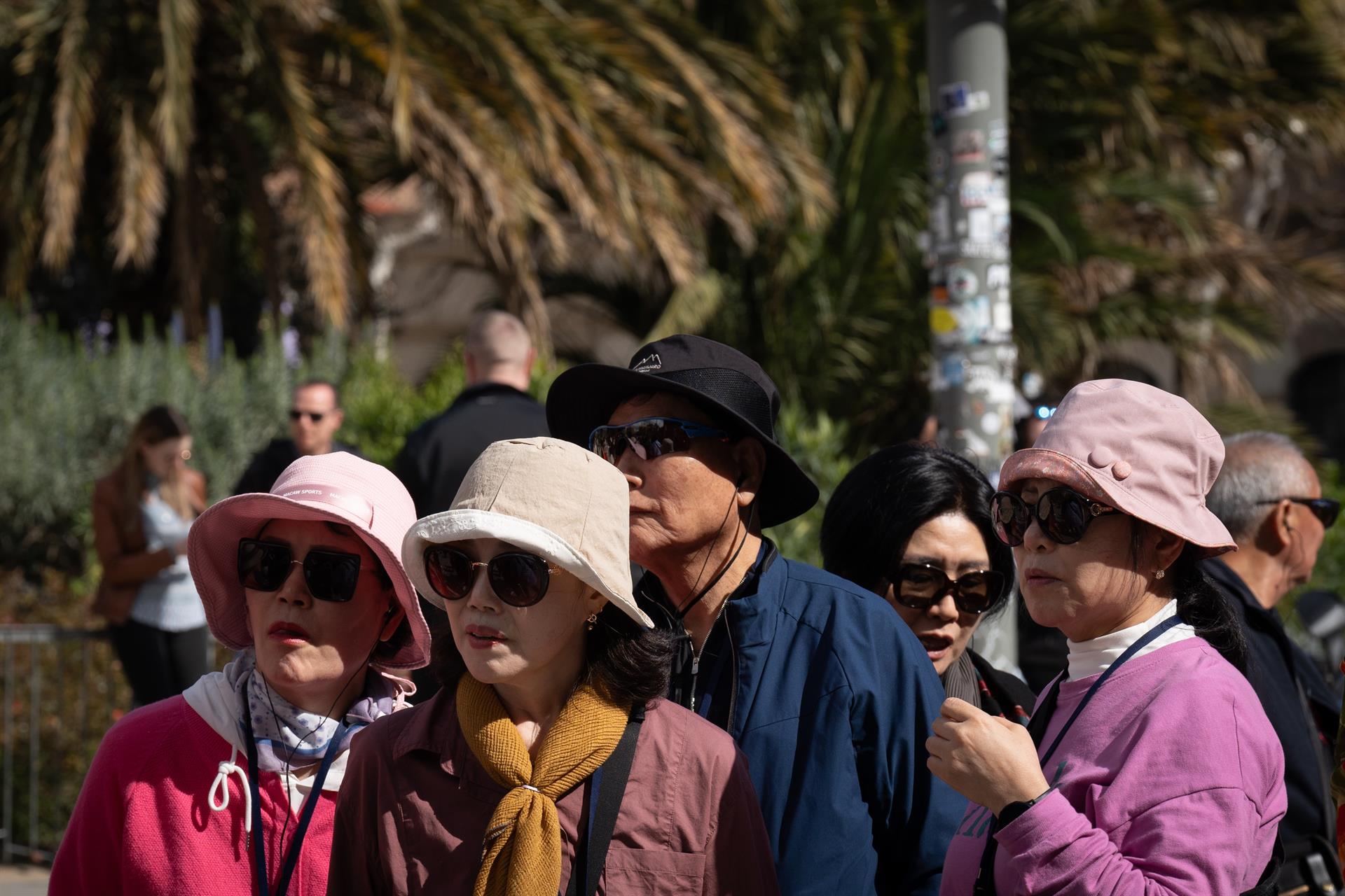 Barcelona quiere subir hasta 4 euros la tasa turística en todas las modalidades de alojamiento