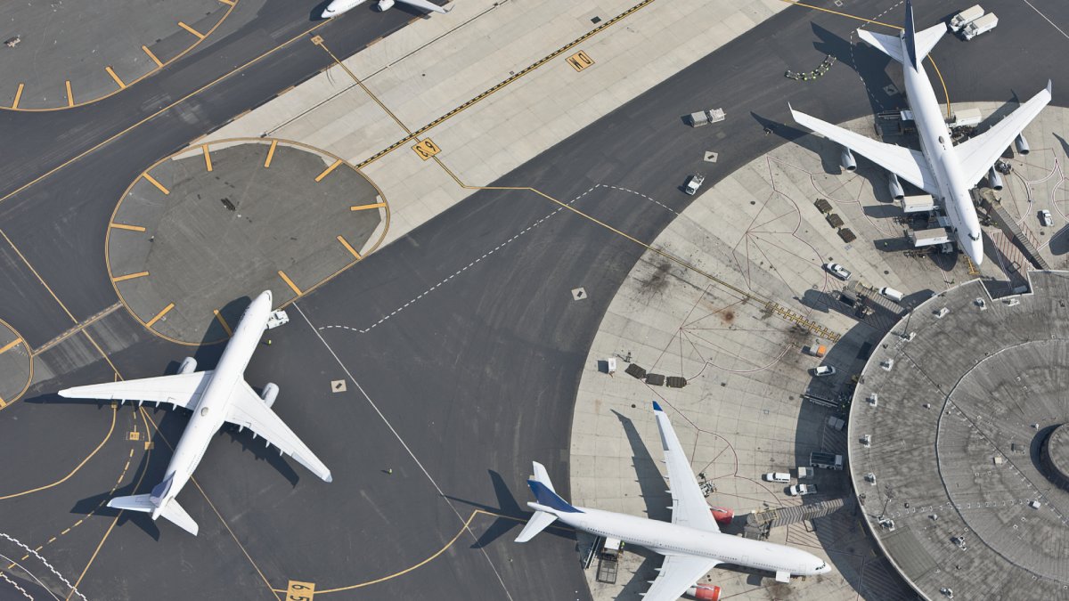 Lo que demandan las aerolíneas a Bruselas para evitar el colapso del tráfico aéreo en Europa