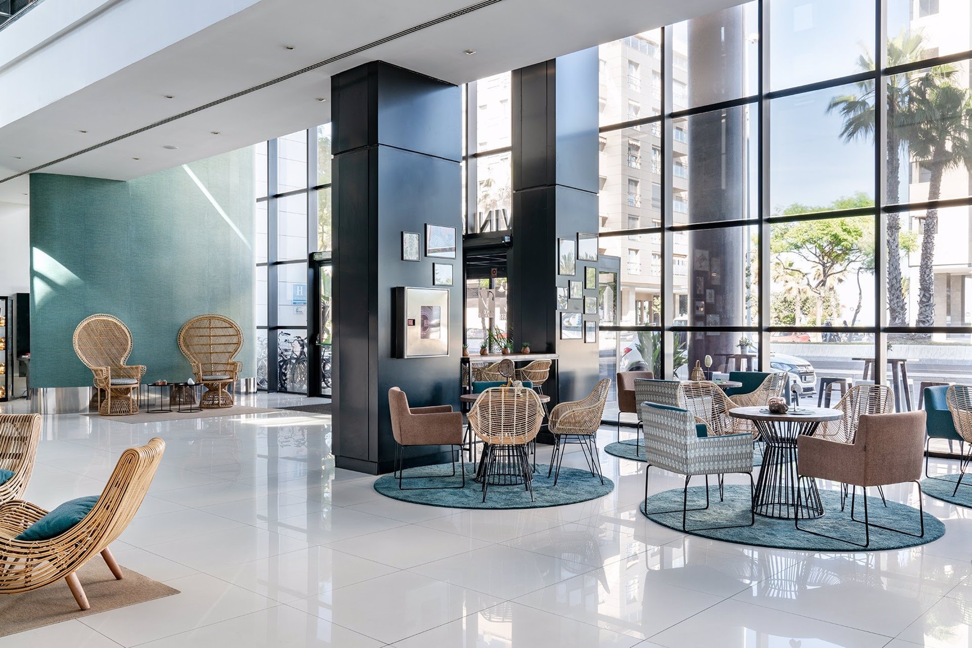 Catalonia Hotels & Resorts compra sendos establecimientos a HIP en Málaga y Barcelona