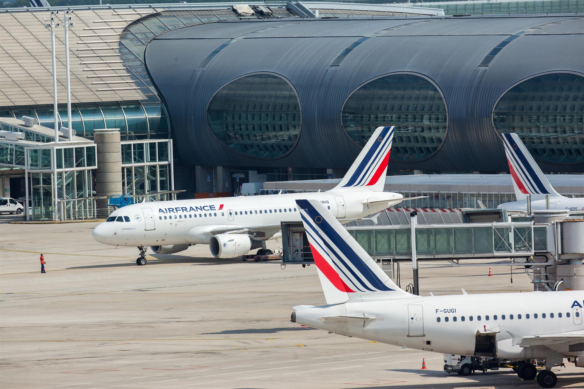 Desconvocada la huelga de mañana en los aeropuertos de París tras un acuerdo con sindicatos