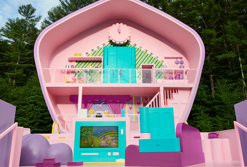 Airbnb ofrece una experiencia Polly Pocket en su nueva estancia de juguete a tamaño real