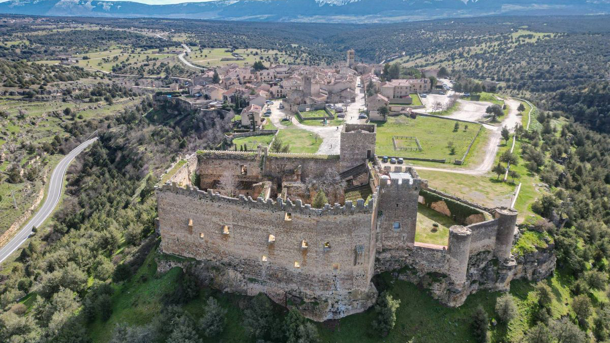 José Mota, Santiago Segura y Luis Álvarez son los mecenas del renacer cultural del Castillo de Pedraza