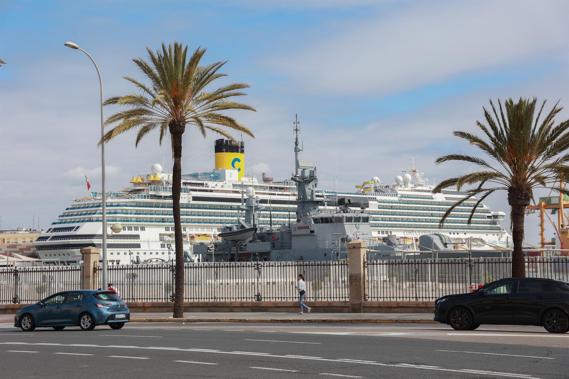El Puerto de Cádiz espera para este jueves festivo la llegada de más de 7.700 cruceristas