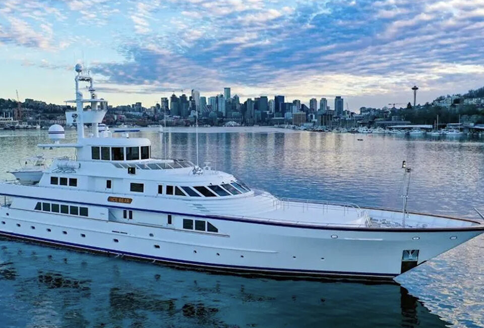 El clásico yate Feadship Ice Bear, a subasta