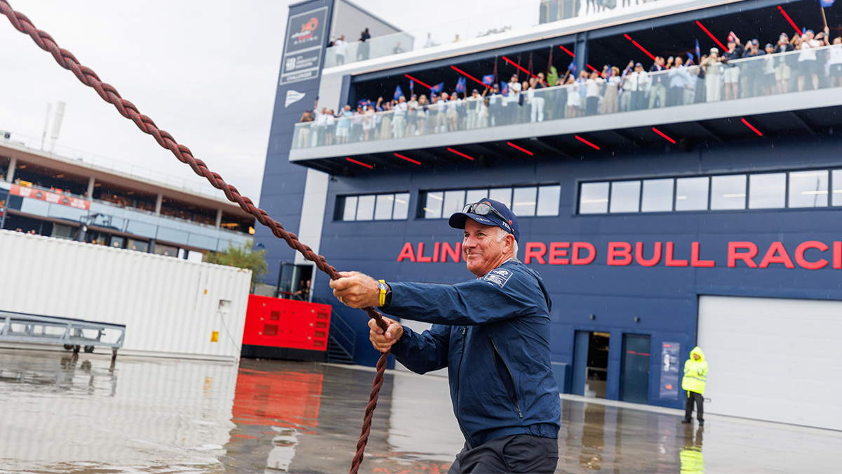 Controlar viento, olas y tiempo: un día con Alinghi Red Bull en la America’s Cup de Barcelona