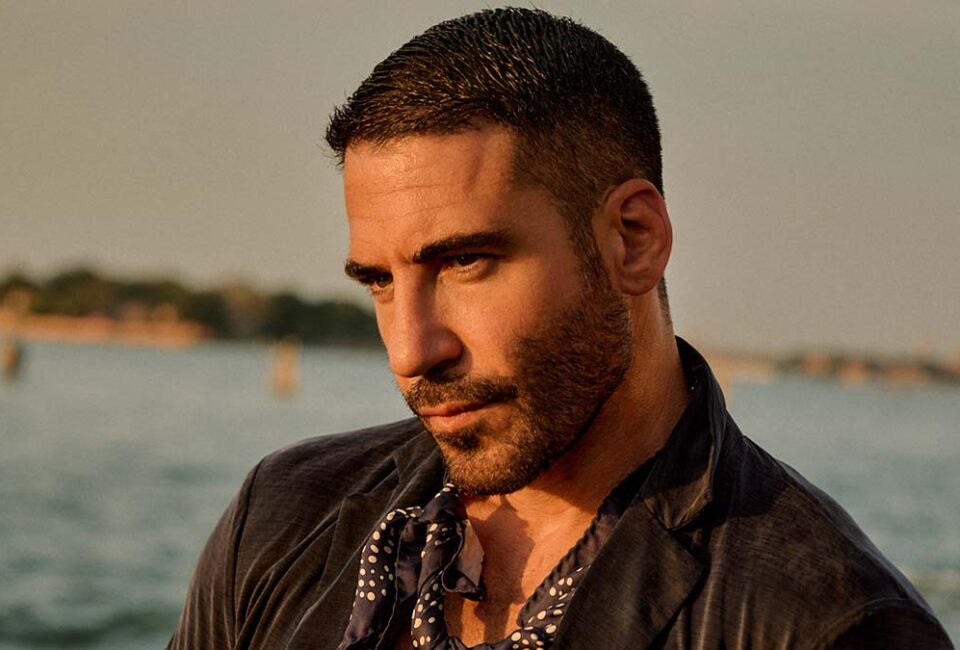 Miguel Ángel Silvestre conquista Venecia de la mano de Armani Beauty