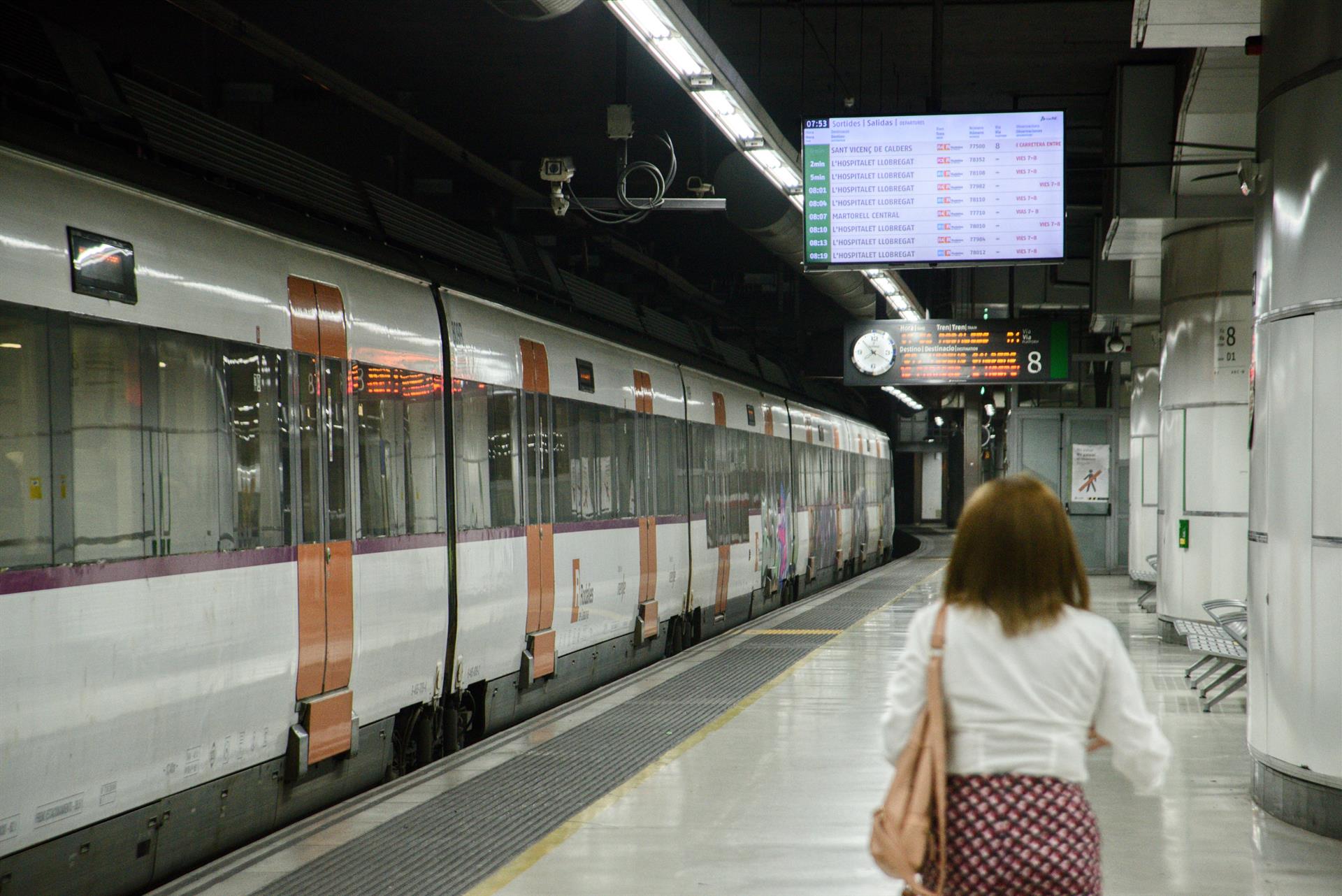 Hasta 8 líneas de Rodalies circulan con retraso por una incidencia en El Prat (Barcelona)