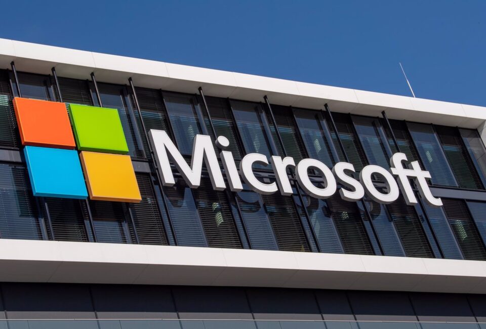 Microsoft revoluciona la inteligencia artificial con un modelo ultraeficiente para PC y móviles