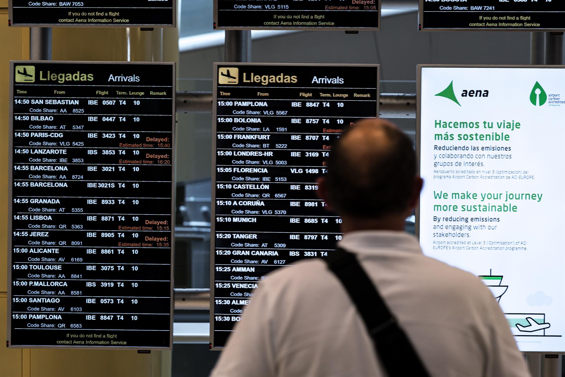 Bruselas abre consulta pública sobre el sello UE que informará a pasajeros de la huella de CO2 de sus vuelos