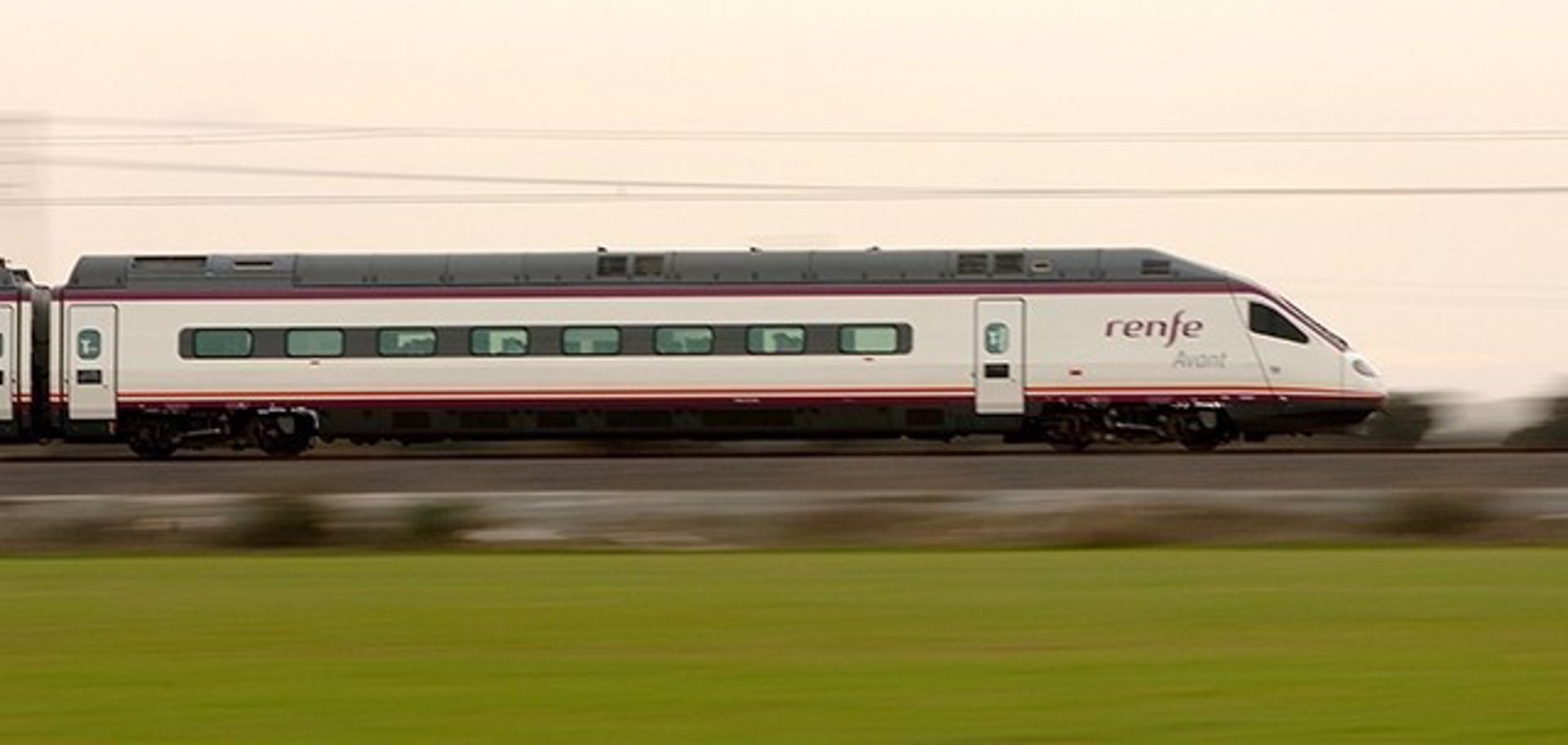 Renfe vende por error más billetes que asientos en el primer Avant del día de Lleida y Barcelona