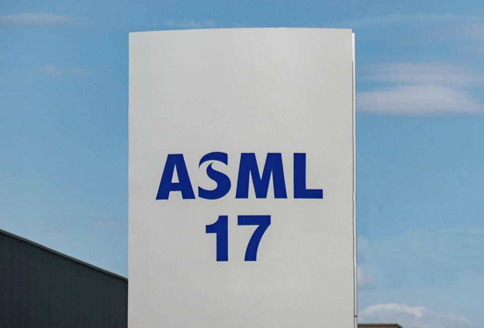 ¿Comprar la caída? El desplome de ASML en Bolsa sacude el sector de IA y chips