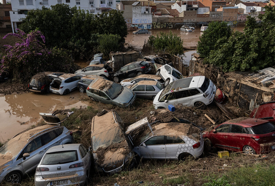 Tim Cook anuncia que Apple hará una donación para ayudar a las tareas de socorro en Valencia