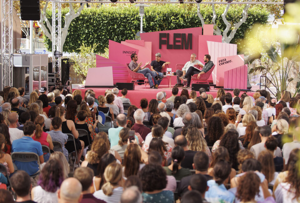 Carmen Mola durante su ponencia en el FLEM