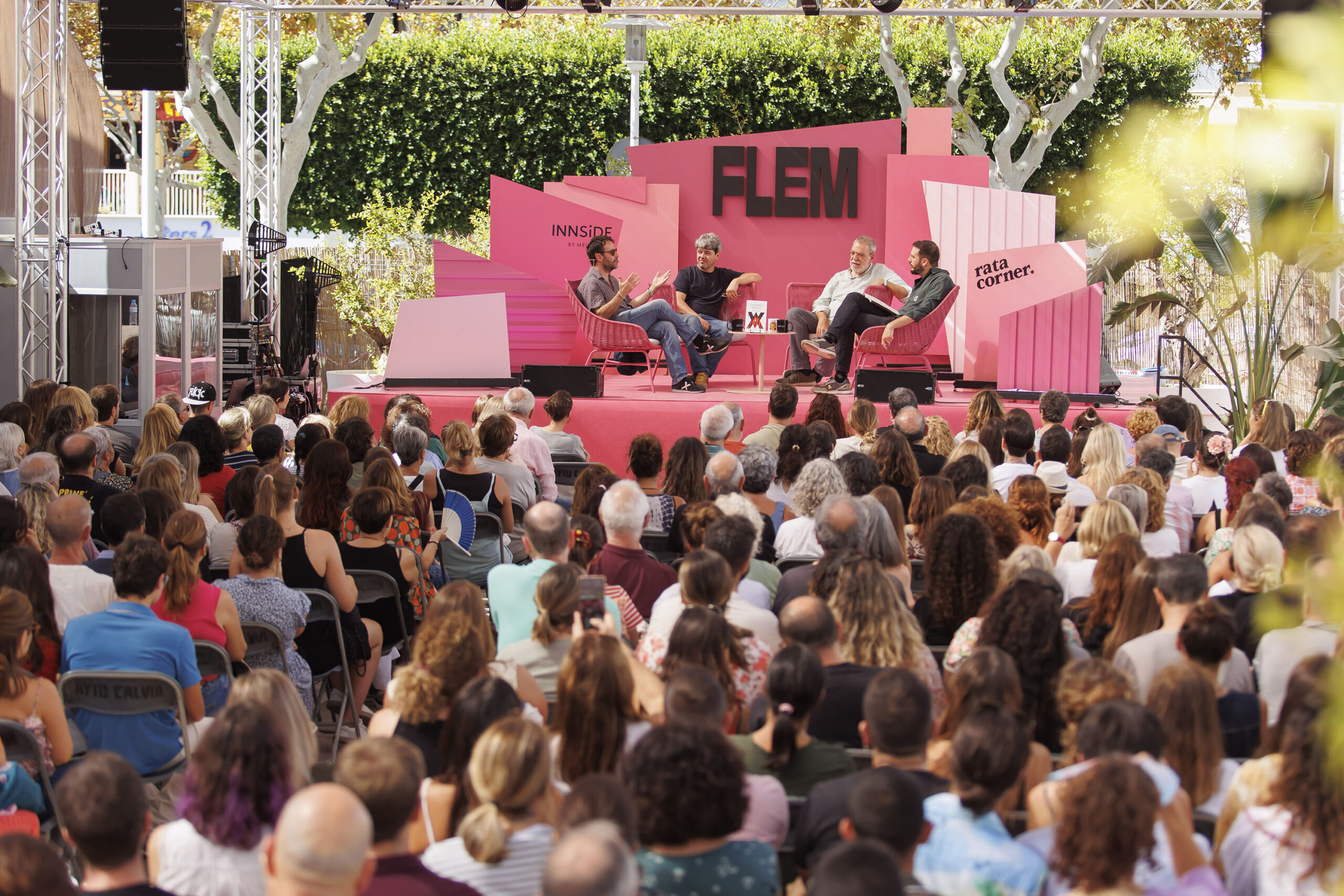 Carmen Mola durante su ponencia en el FLEM