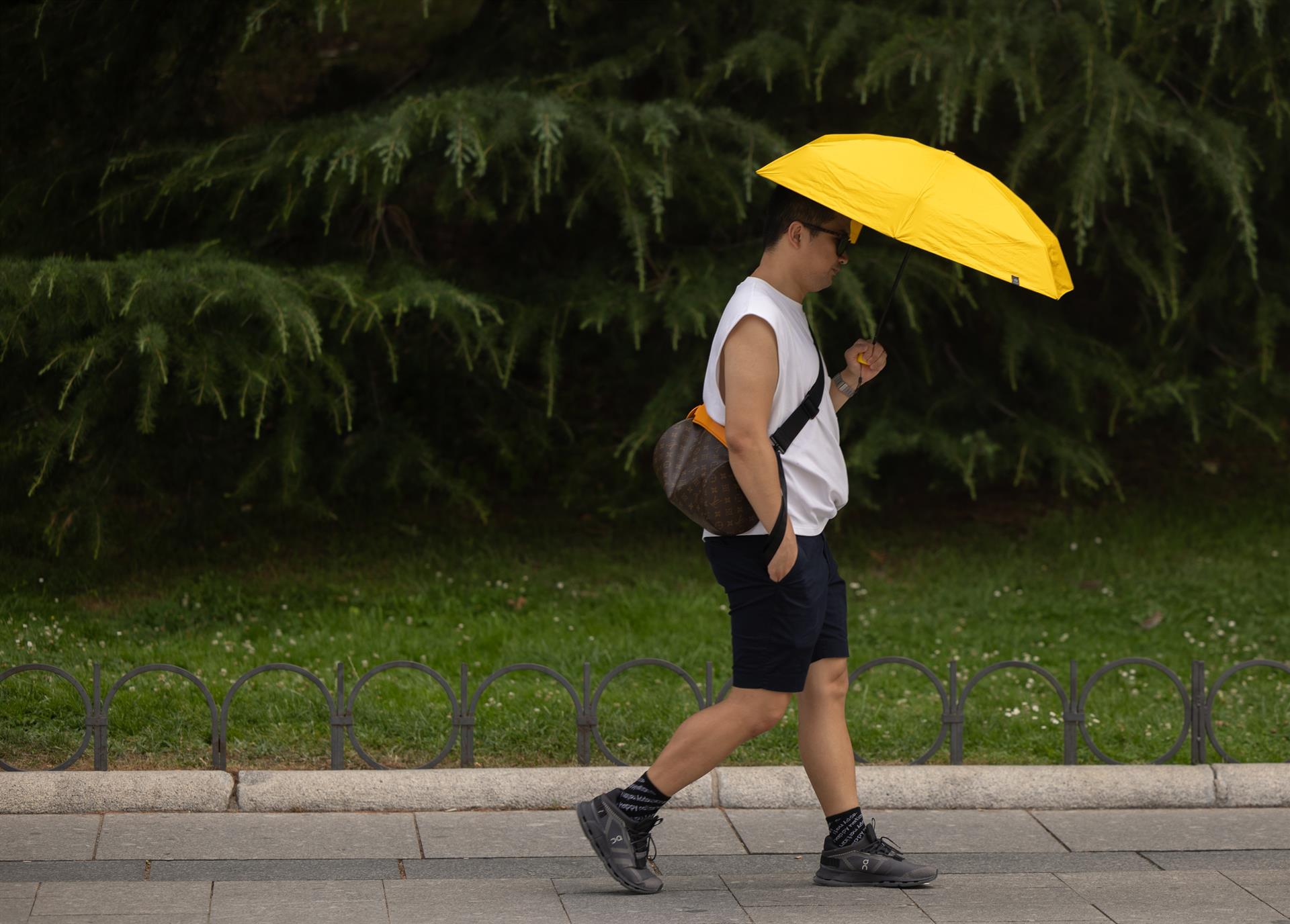 Frentes atlánticos dejan avisos por lluvia en el norte peninsular, mientras que Murcia llegará a los 33ºC