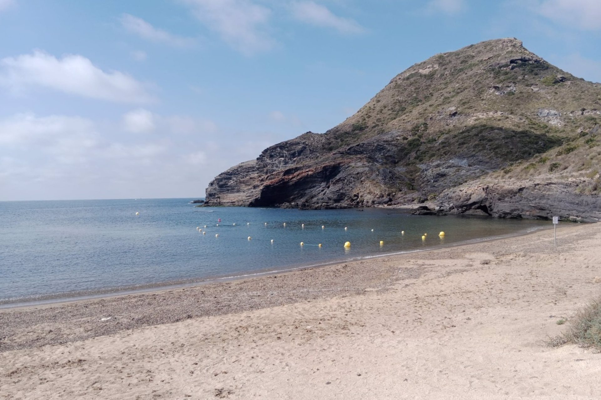 Las lluvias del frente remitirán el viernes, menos en Galicia, y el fin de semana será cálido para la época, con 35ºC