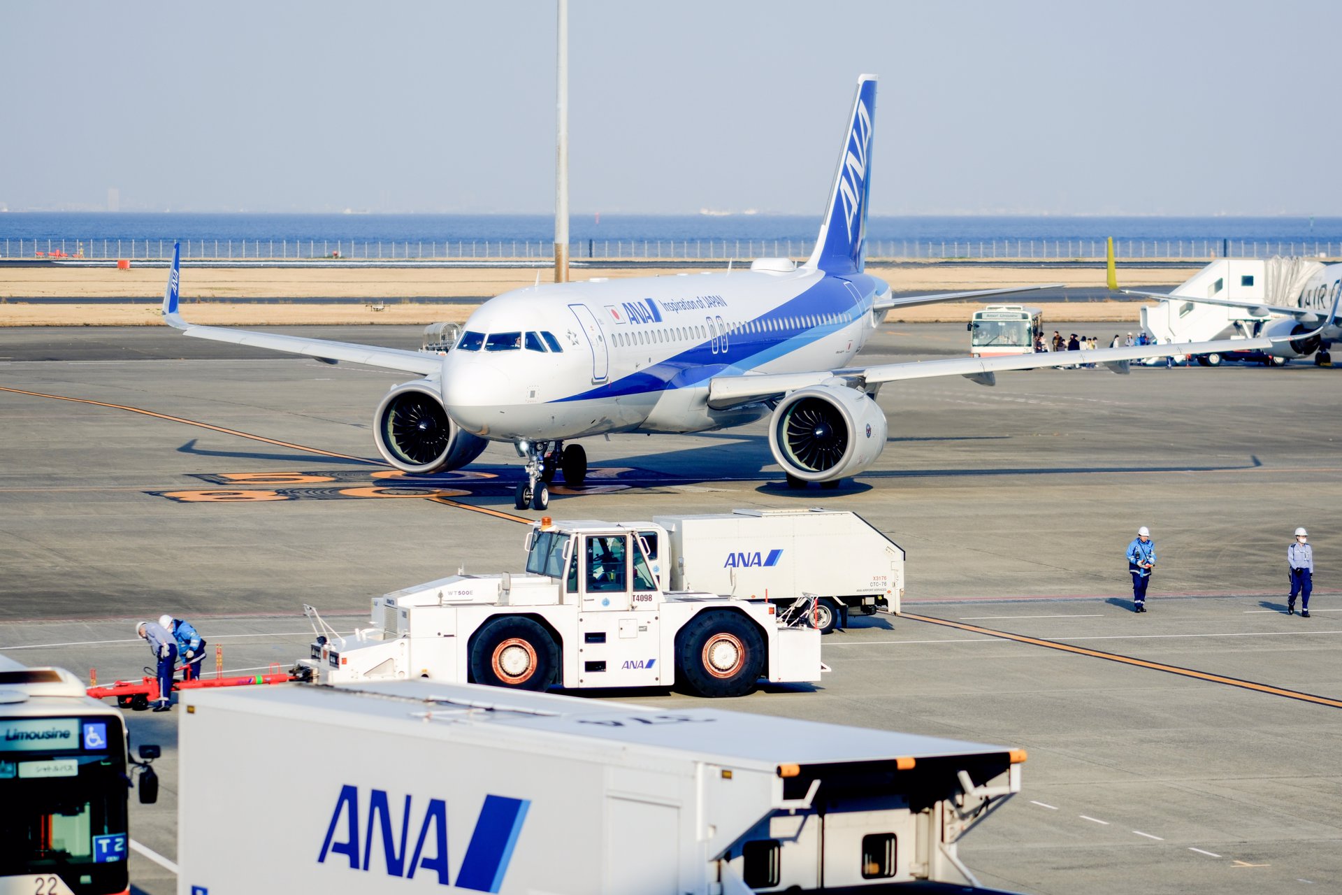 Reabre el aeropuerto de Miyazaki tras el estallido de una bomba de la Segunda Guerra Mundial