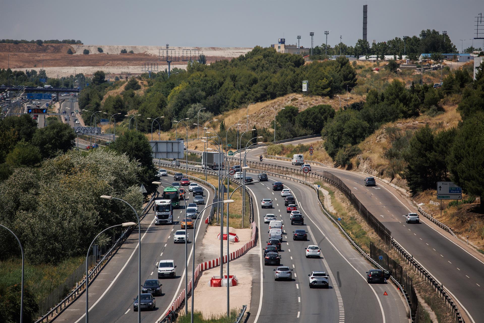 CCOO y UGT convocan una huelga general de transporte por carretera en plena campaña navideña