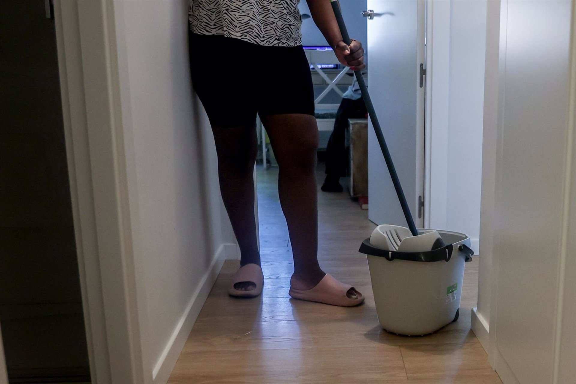 Unas 13.000 mujeres empleadas del hogar en España tienen reconocida la prestación por desempleo, según Díaz