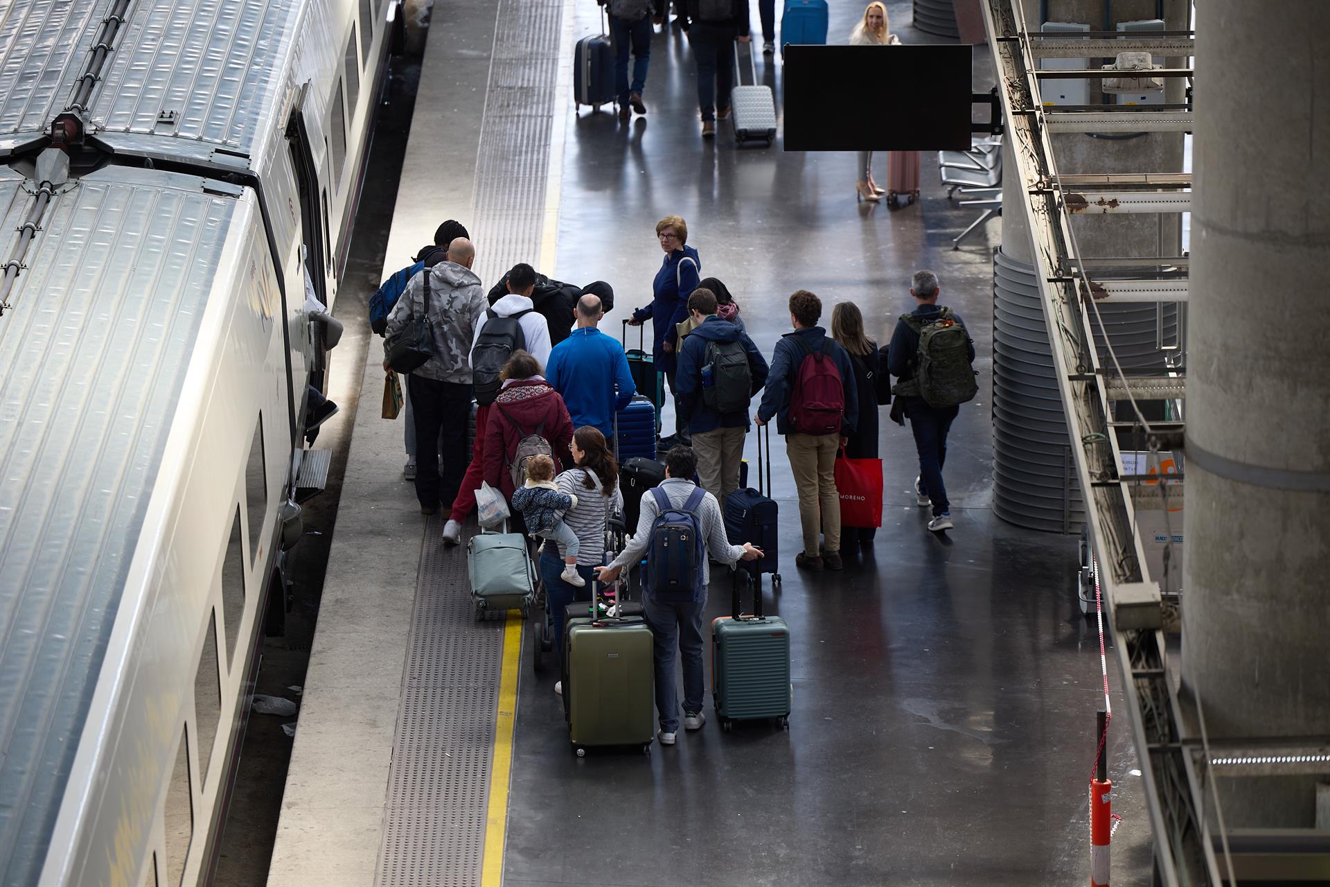 Renfe facilita el desplazamiento entre Cádiz y Sevilla con más de 3.500 plazas adicionales durante el fin de semana