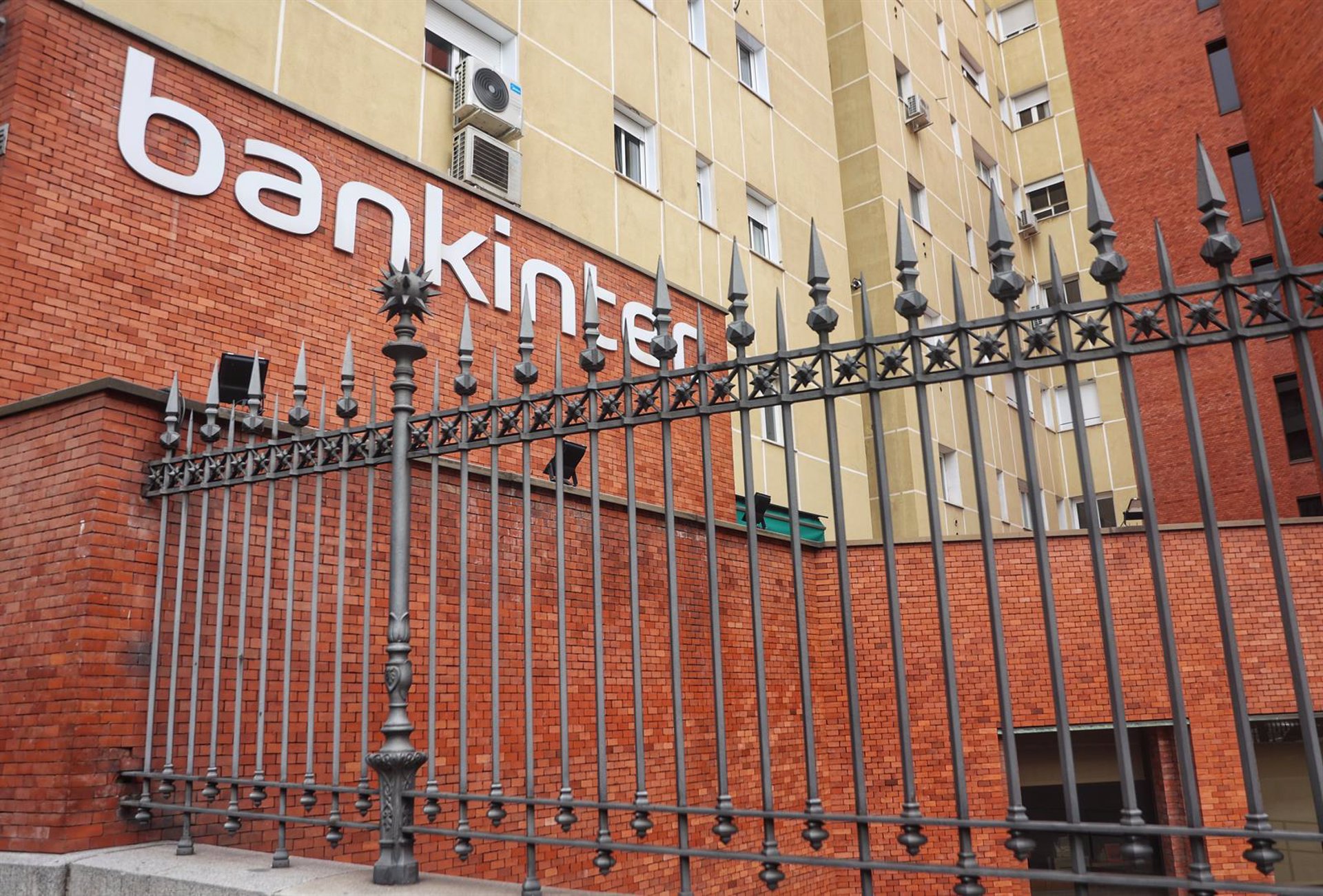 Bankinter implementa Copilot para usar la IA generativa en varias áreas del banco