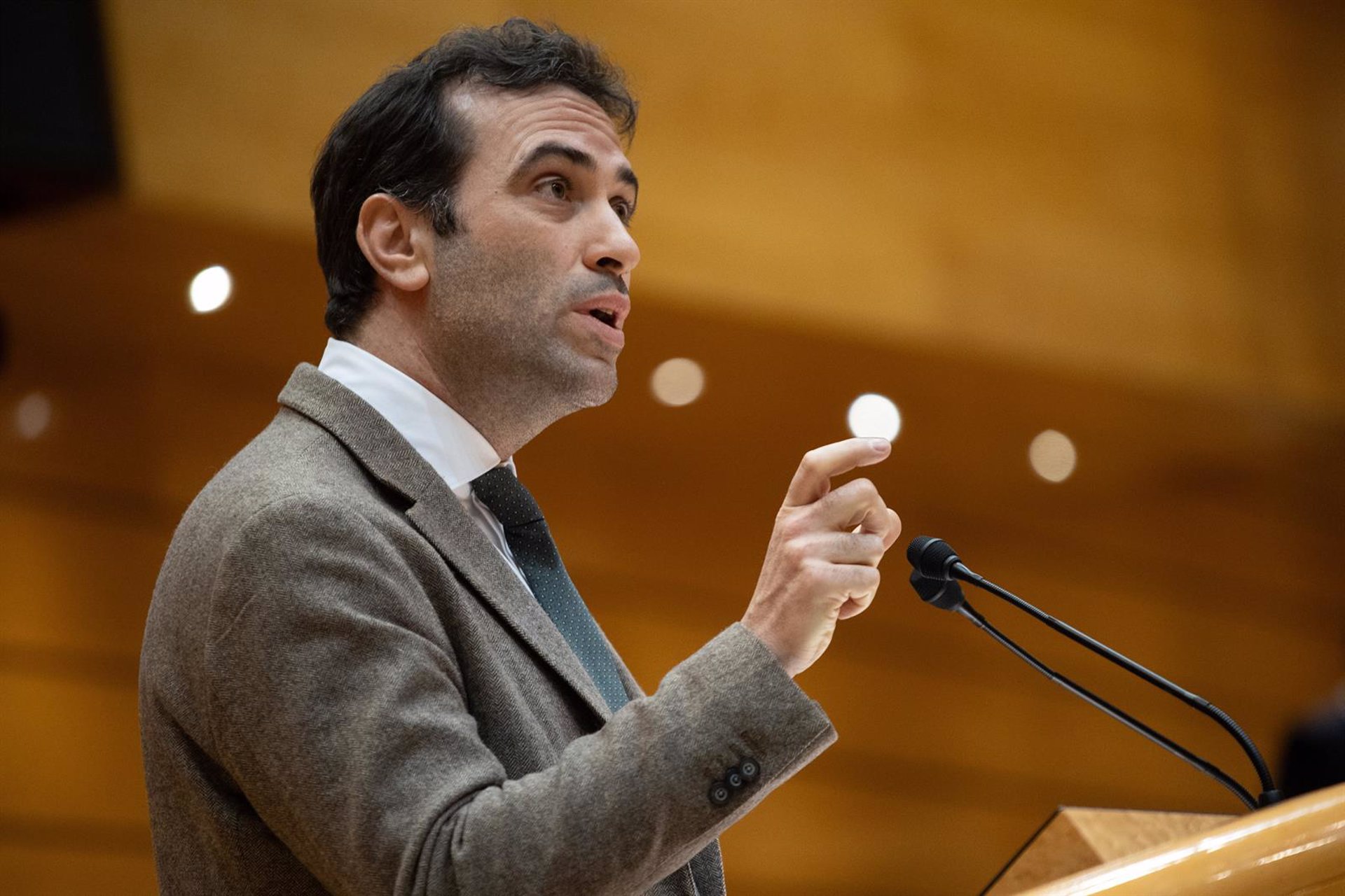 España presenta este martes a Bruselas su plan de ajuste fiscal a medio plazo
