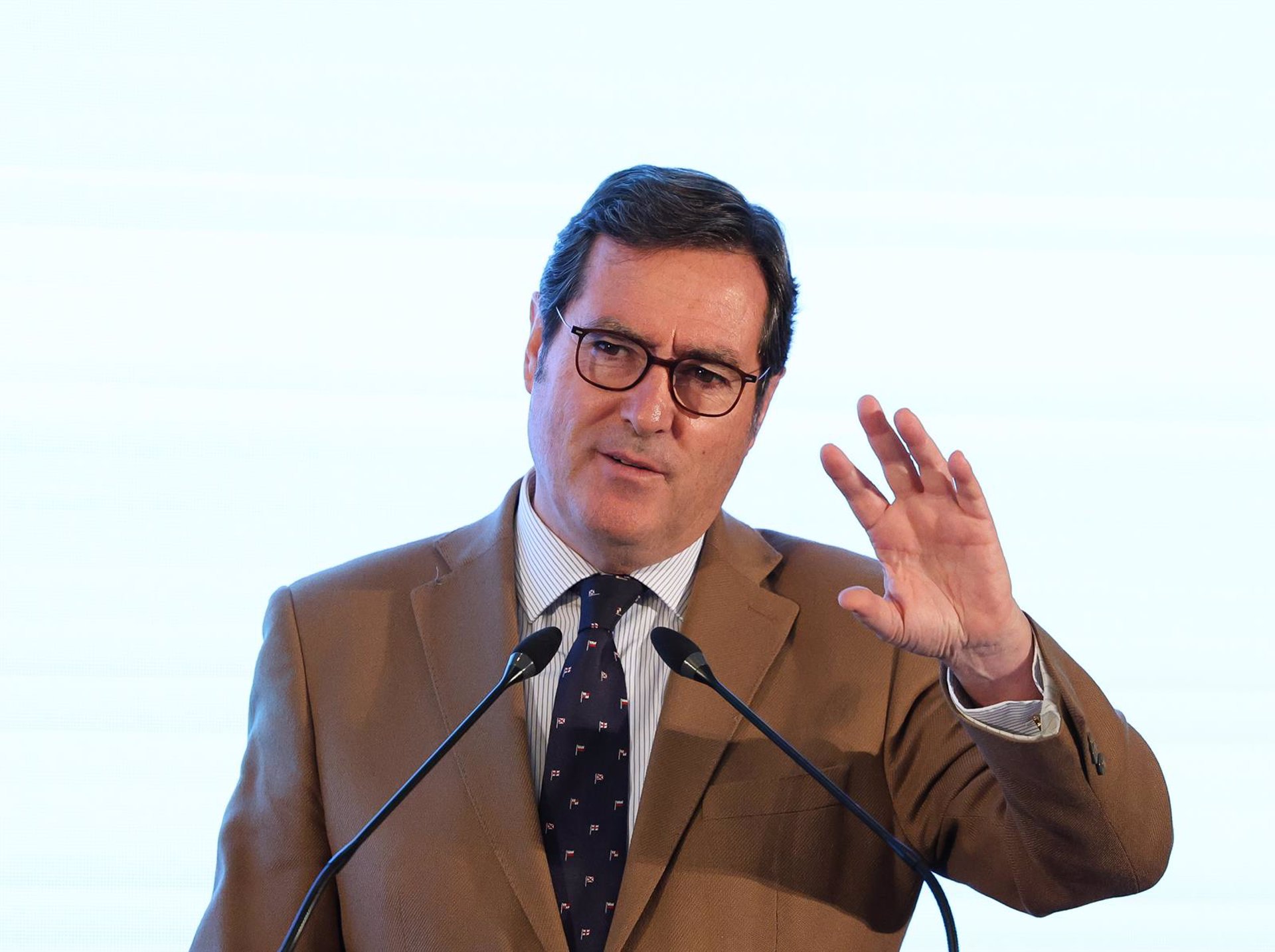 CEOE prevé que el IPC suba ligeramente en el último cuarto del año, hasta cerrar 2024 por encima del 2%