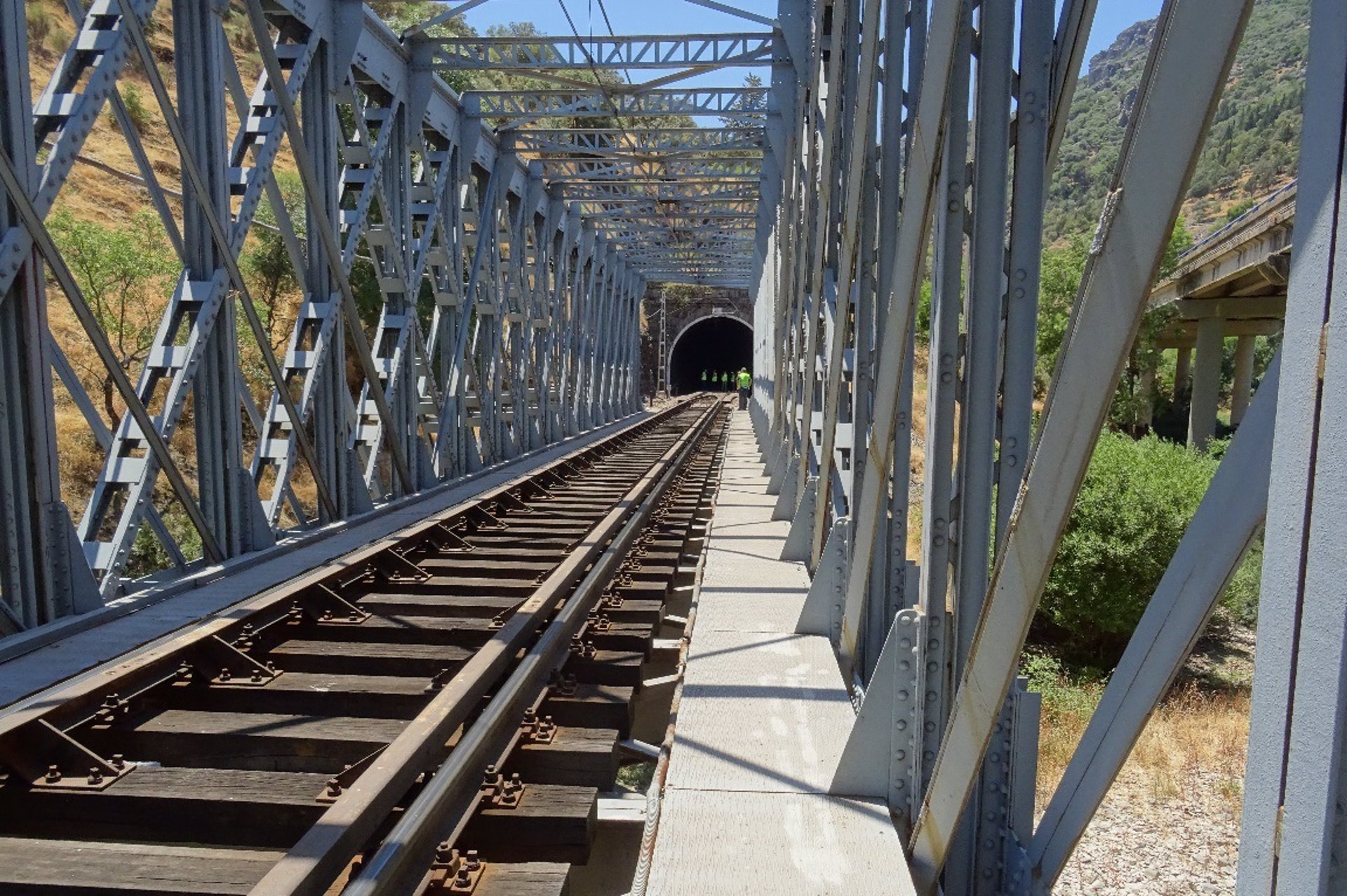 El Gobierno licita las obras para adaptar el tramo Algeciras-Madrid a autopista ferroviaria por 30 millones