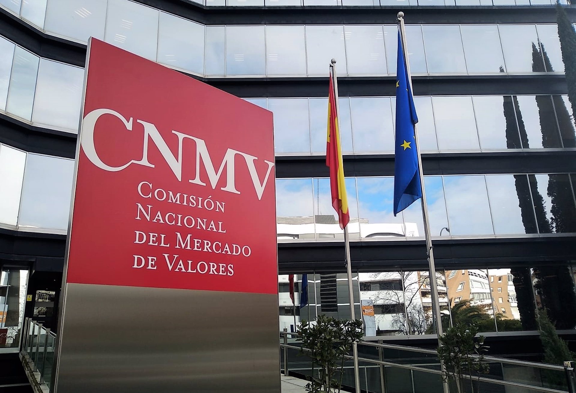 La CNMV alerta de un ‘chiringuito financiero’ en Eslovenia