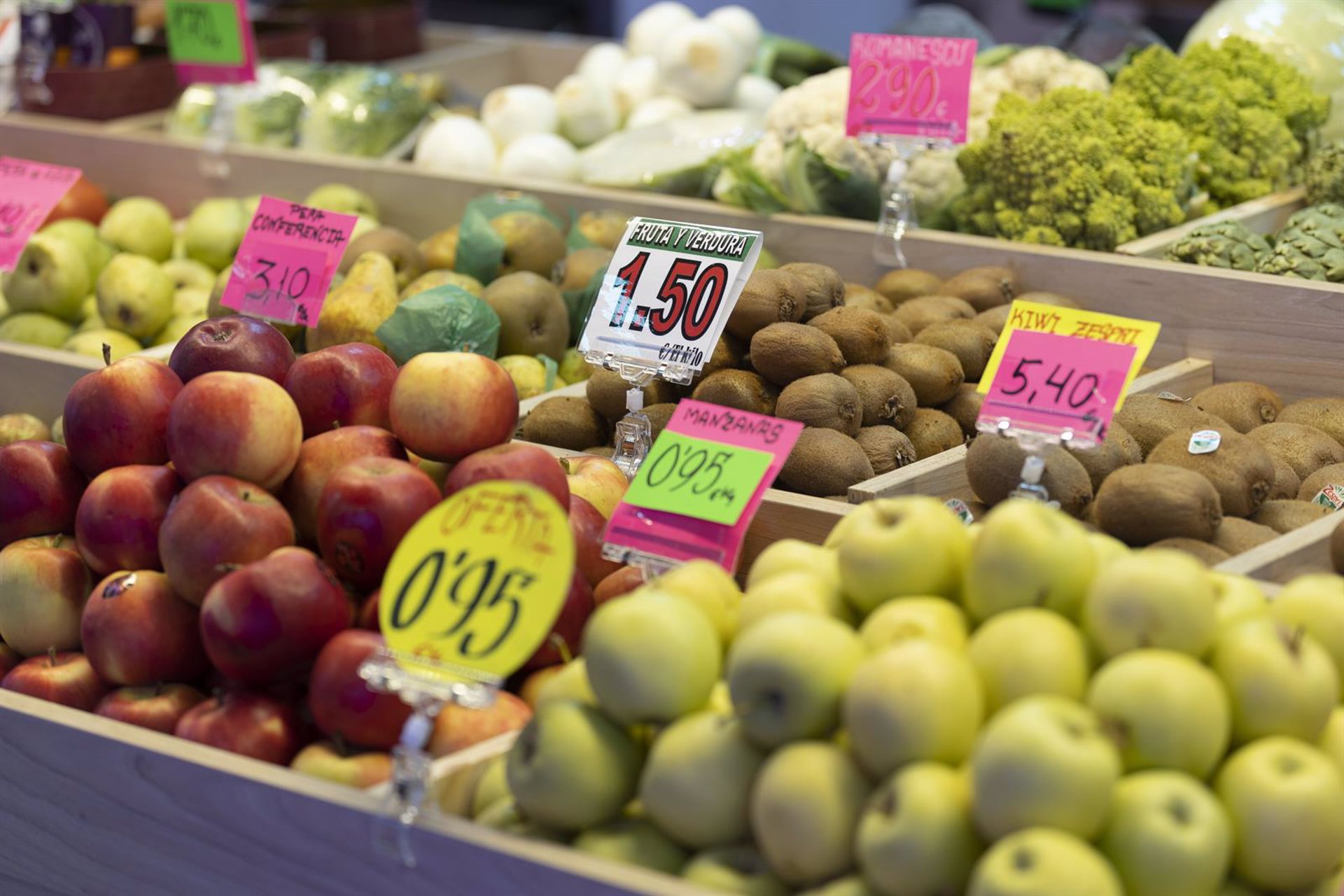 Los mayores de 55 años consideran que los precios de la cesta de la compra ponen en riesgo su estilo de vida