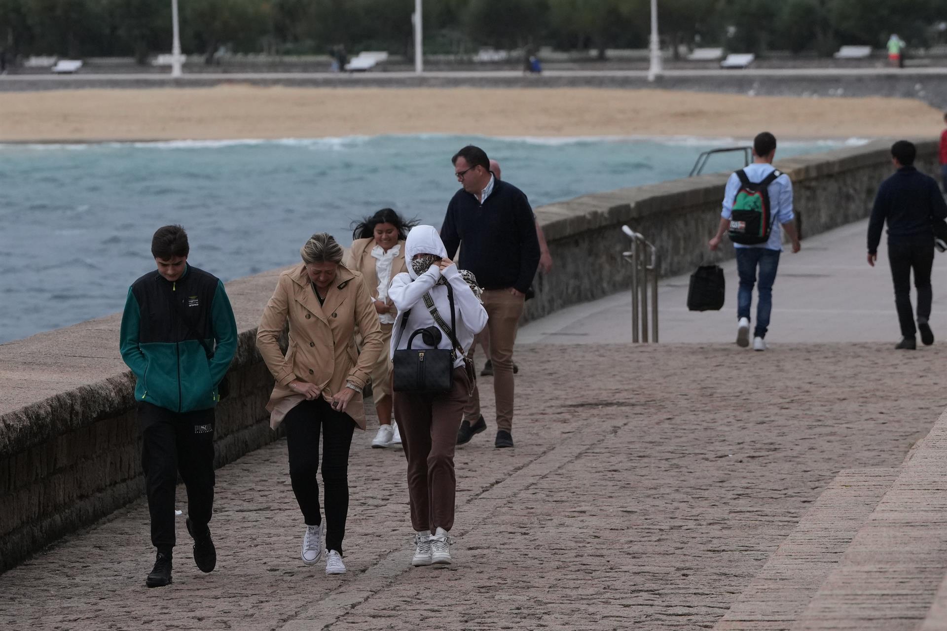 Un frente recorrerá este lunes el norte del país, en una jornada con descenso de las temperaturas máximas y mínimas