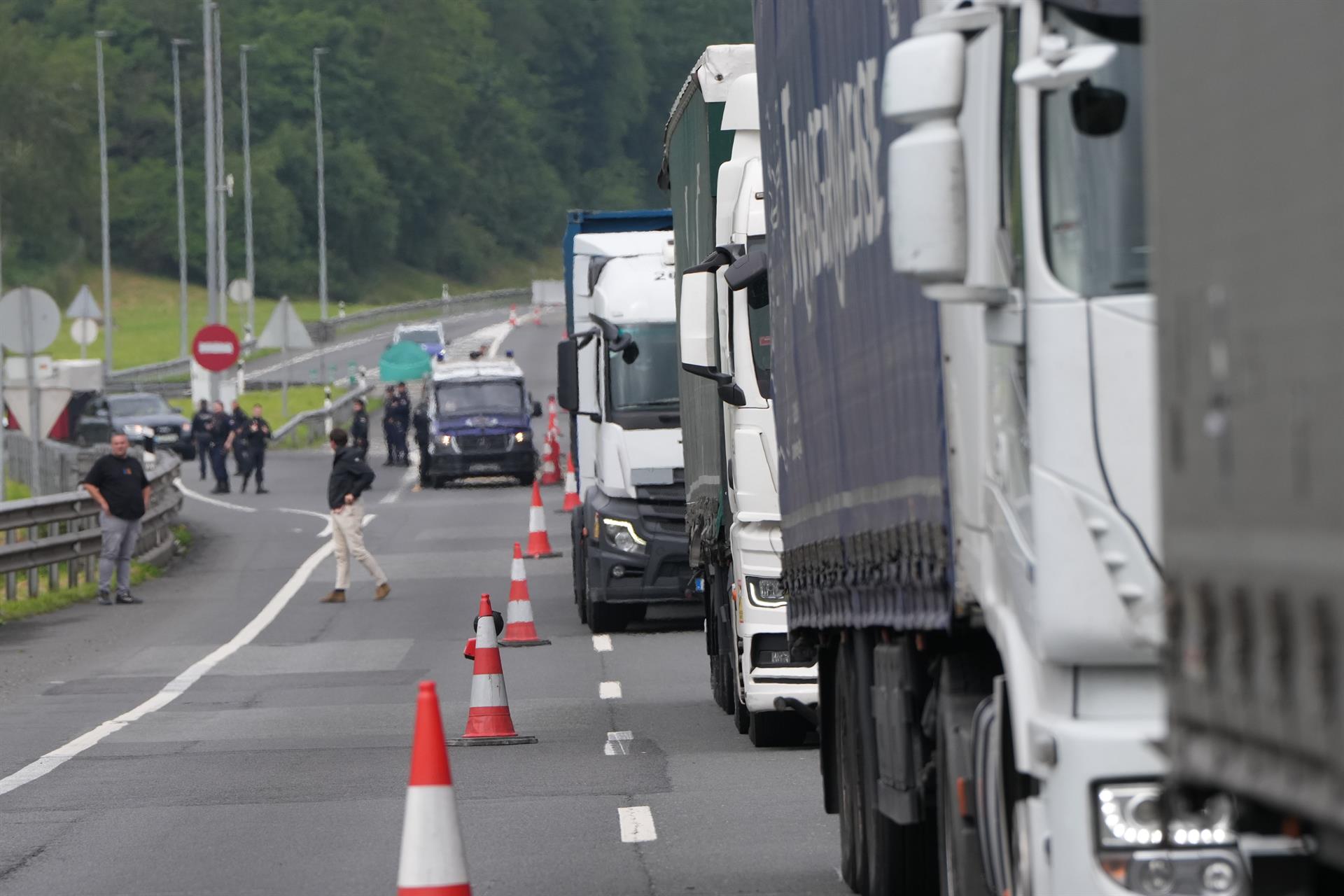 USO se suma a la huelga convocada por CCOO y UGT en el transporte por carretera