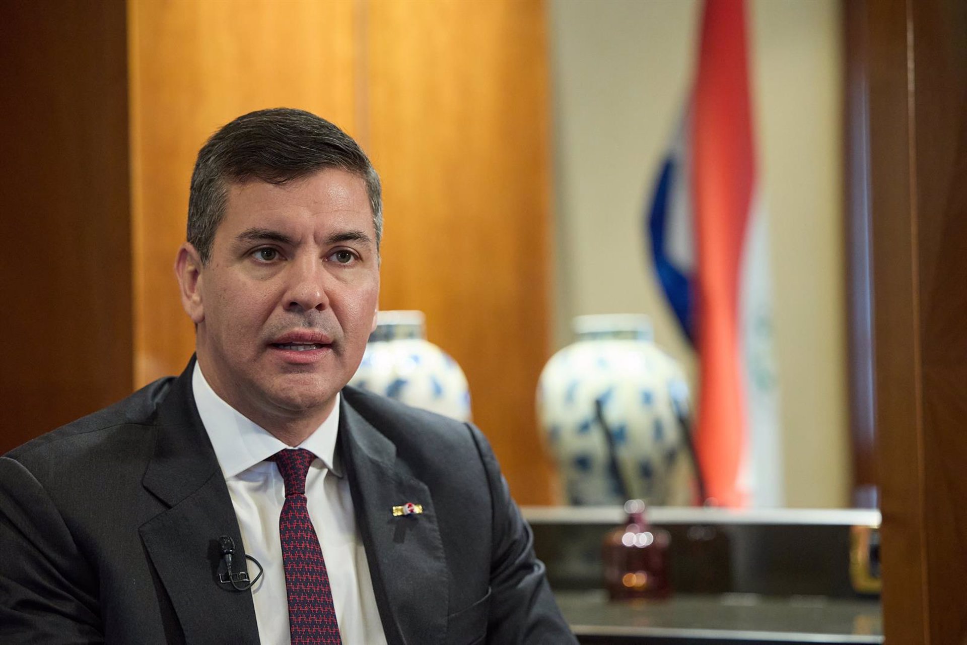 Informalidad, reforma energética y estrategia inversora, los retos pendientes de Santiago Peña para Paraguay