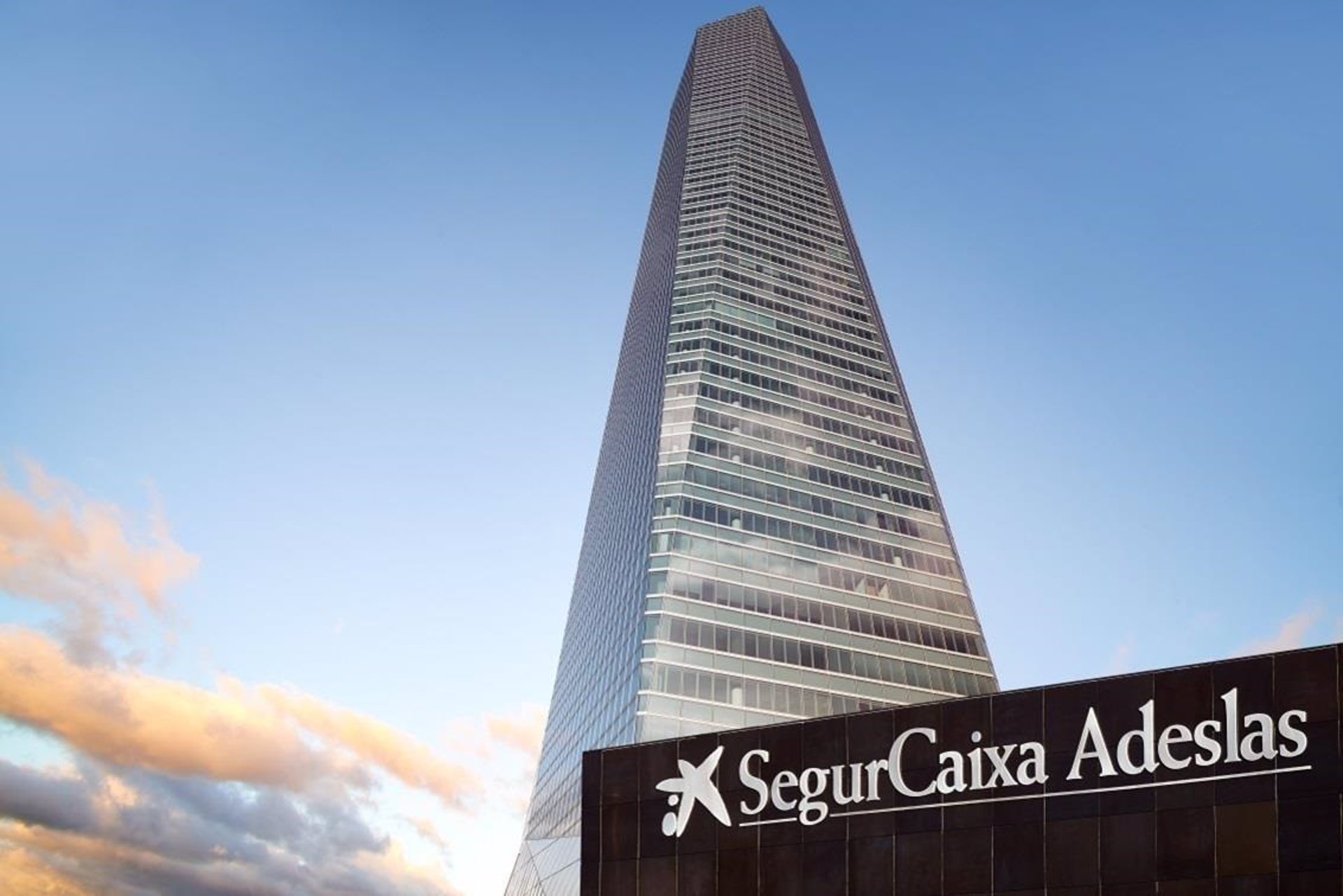 SegurCaixa Adeslas, elegida como mejor aseguradora de España en 2024 por Capital Finance International