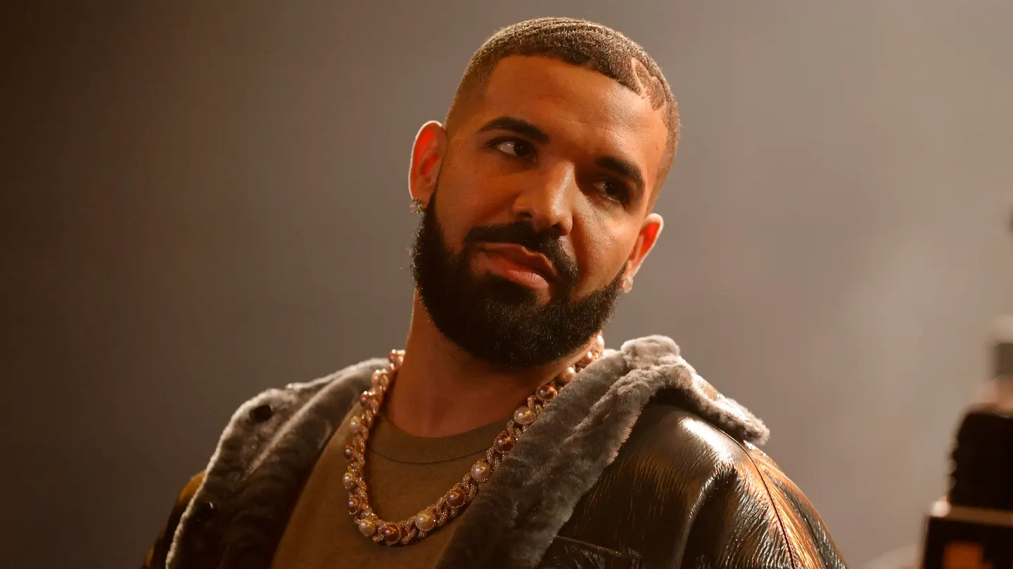 Cronología de la disputa entre Drake y Kendrick Lamar: Drake dice que Universal Music pagó para promocionar “Not Like Us” en la radio