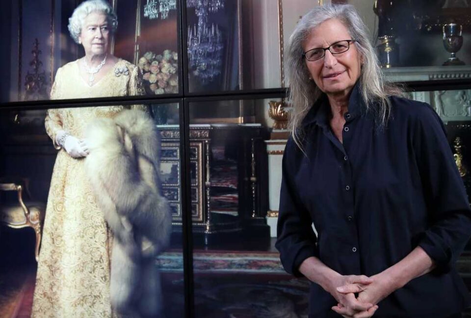 El imperio millonario de Annie Leibovitz, la fotógrafa de los reyes 