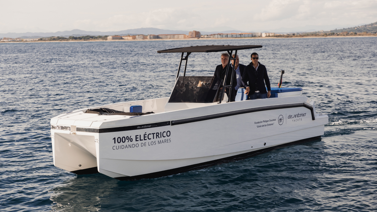 De Antonio Yachts dona su embarcación E23, 100% eléctrica, a la Fundación Philippe Cousteau