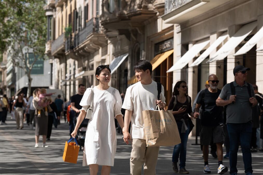 Passeig de Gràcia (Barcelona) y Serrano (Madrid) repiten como las calles comerciales más caras de España