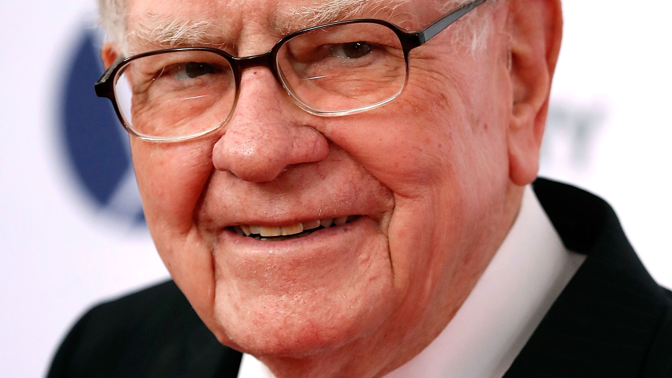 El efectivo de Warren Buffett alcanza récords: ¿Deberíamos hacer lo mismo?