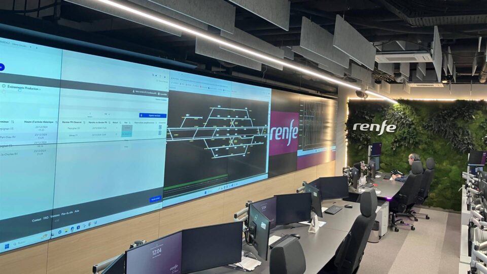 Renfe abre su nuevo Centro de Gestión de Operaciones de AVE, Avant y Larga Distancia en Cataluña