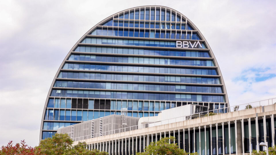 BBVA gana un récord de 10.054 millones