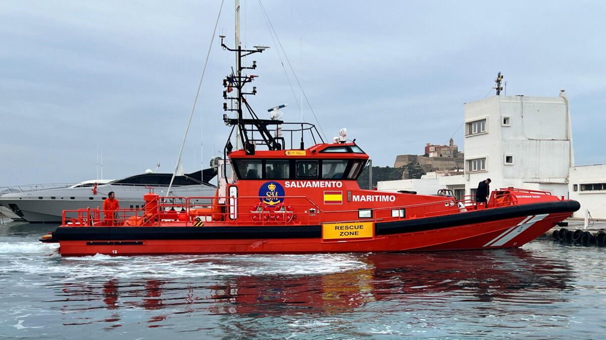 Salvamento Marítimo presenta la nueva Salvamar Naos en su base de Ibiza