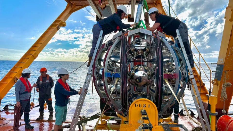 Un telescopio bajo el Mediterráneo descubre el neutrino más energético conocido, ¿su origen está en la Vía Láctea?